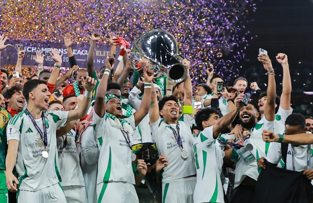إنجاز تاريخي: الأهلي السعودي يتوج بطلاً لدوري أبطال آسيا للنخبة للمرة الأولى!
