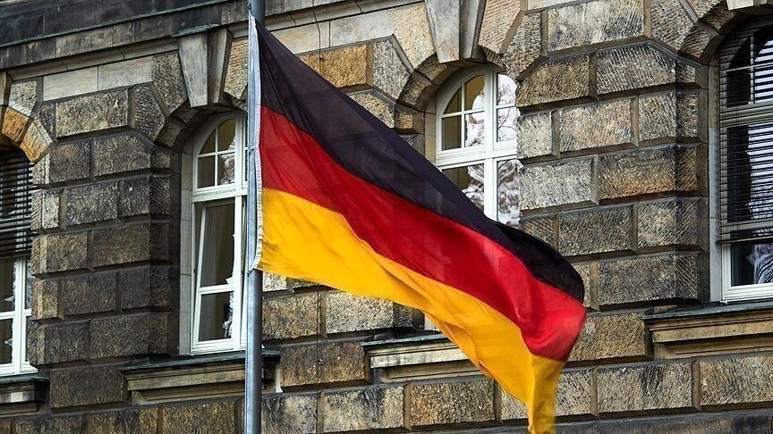 ألمانيا تستأنف النظر في طلبات لجوء السوريين المتوقفة منذ أشهر: خطوة نحو معالجة آلاف الملفات