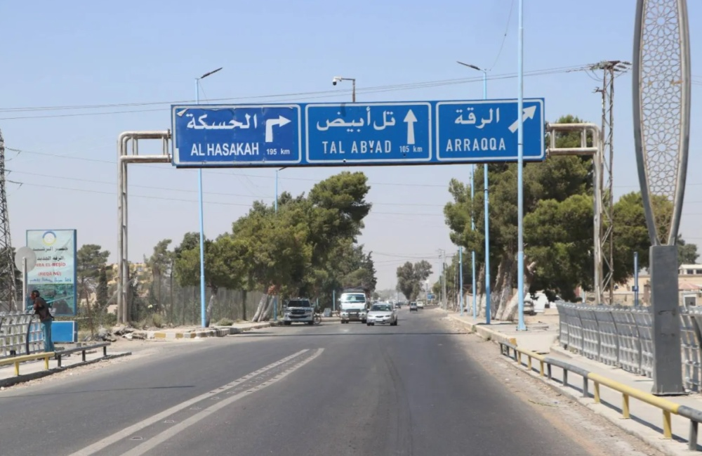 الحسكة تختنق: انقطاع الاتصالات وغلاء الخدمات يفاقم معاناة الأهالي.. إلى متى يستمر هذا الوضع؟
