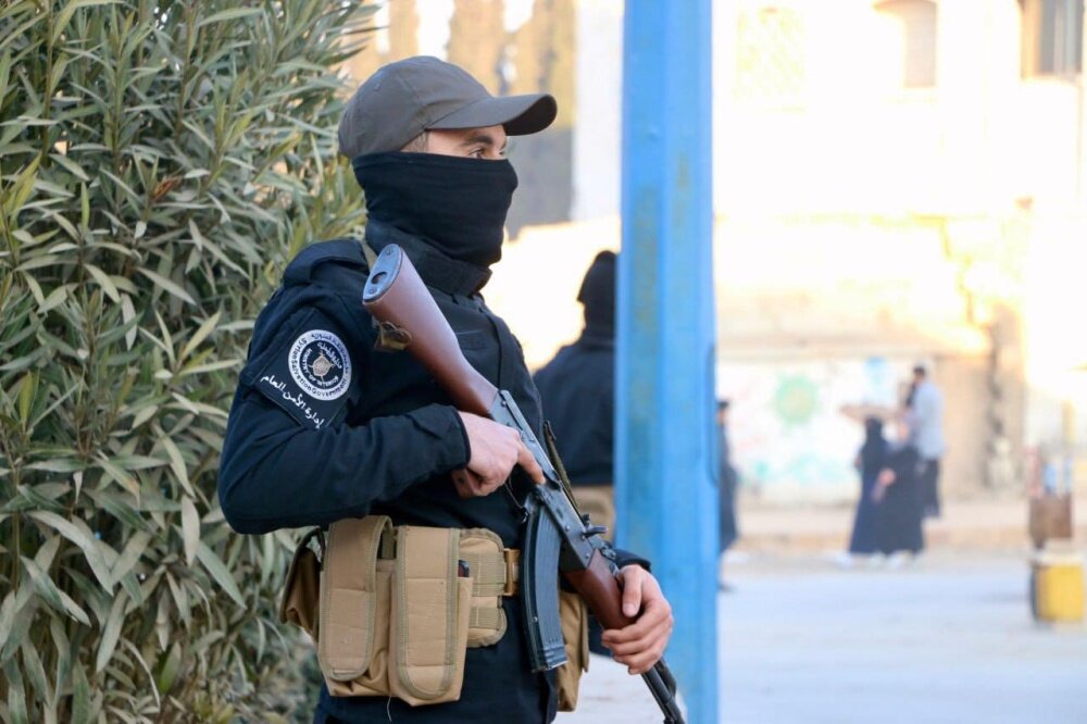 إدلب: تفكيك خلية تابعة لتنظيم الدولة بعد سلسلة اغتيالات استهدفت عناصر من وزارة الدفاع