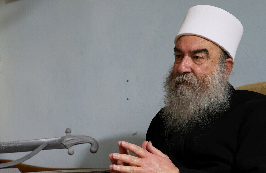 رسالة مفتوحة من شباب السويداء إلى الشيخ الهجري: دعوة لإنهاء العنف والانخراط في مؤسسات الدولة لإنقاذ المحافظة