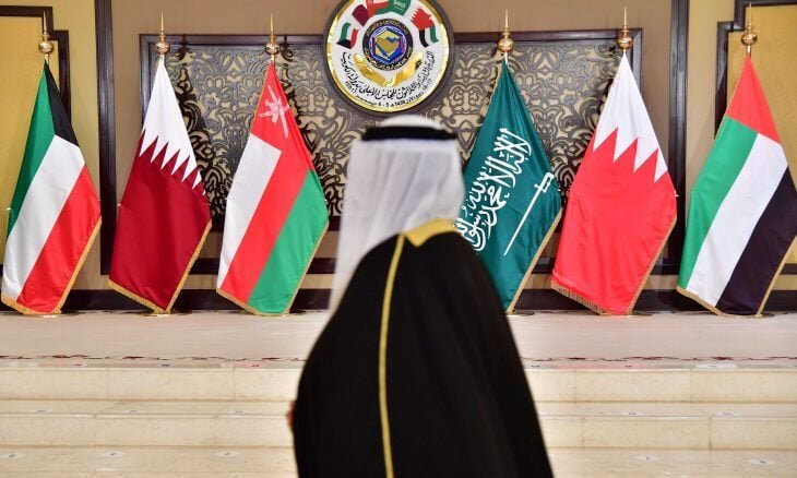 مجلس التعاون الخليجي يدعم وحدة سوريا ويرحب بدمج مؤسساتها ويدين الاعتداءات الإسرائيلية