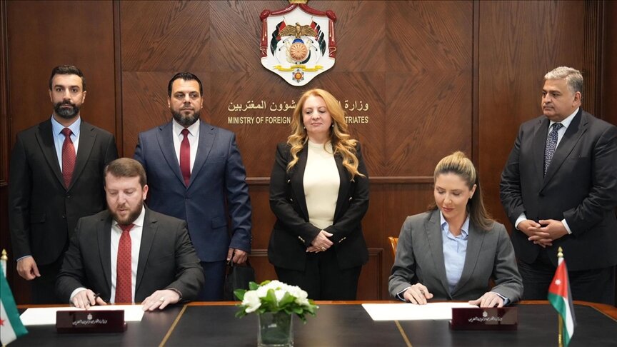 الأردن وسوريا توقعان مذكرة تفاهم لتعزيز التعاون الدبلوماسي وتدريب الكوادر