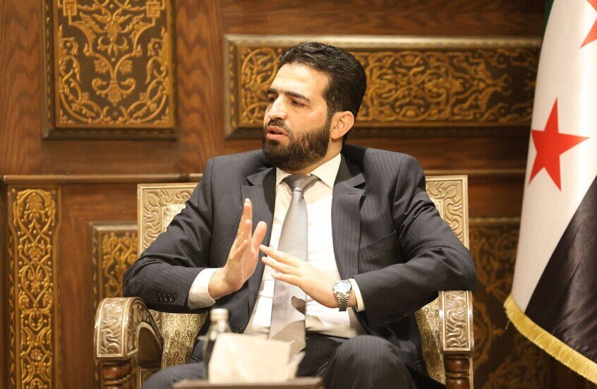 وزير الداخلية السوري يكشف عن خطة لإعادة هيكلة الأمن ومواجهة تحديات المخدرات والإرهاب في الساحل