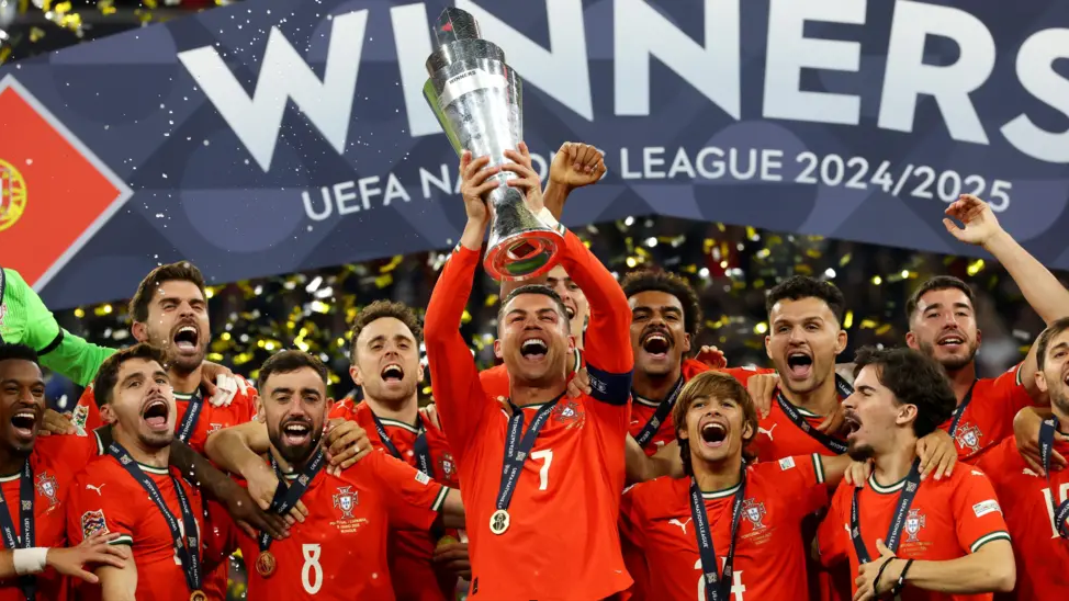 البرتغال تتوج بلقب دوري الأمم الأوروبية بركلات الترجيح في مباراة ماراثونية ضد إسبانيا