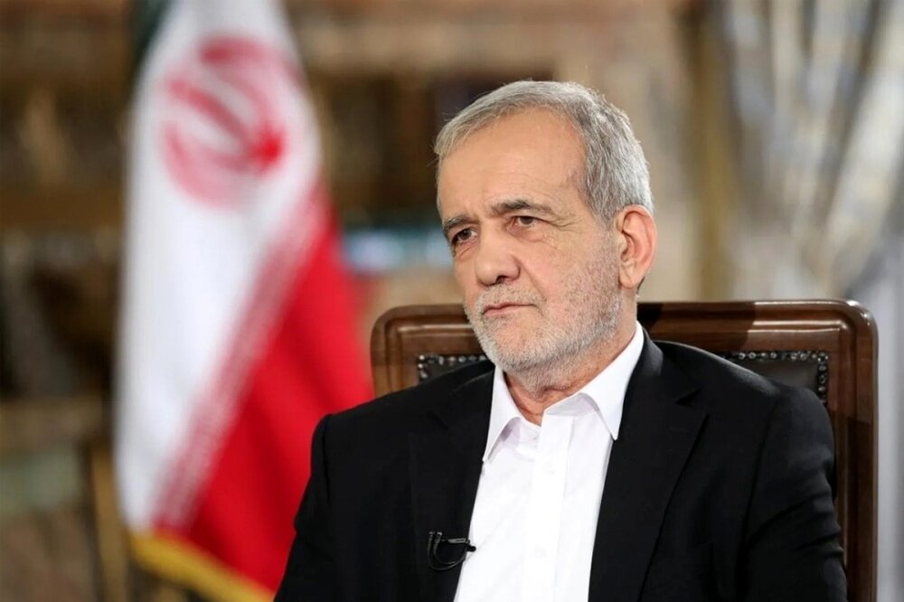 الرئيس الإيراني يتحدى واشنطن: لن نستسلم للغطرسة الأمريكية في ملفنا النووي