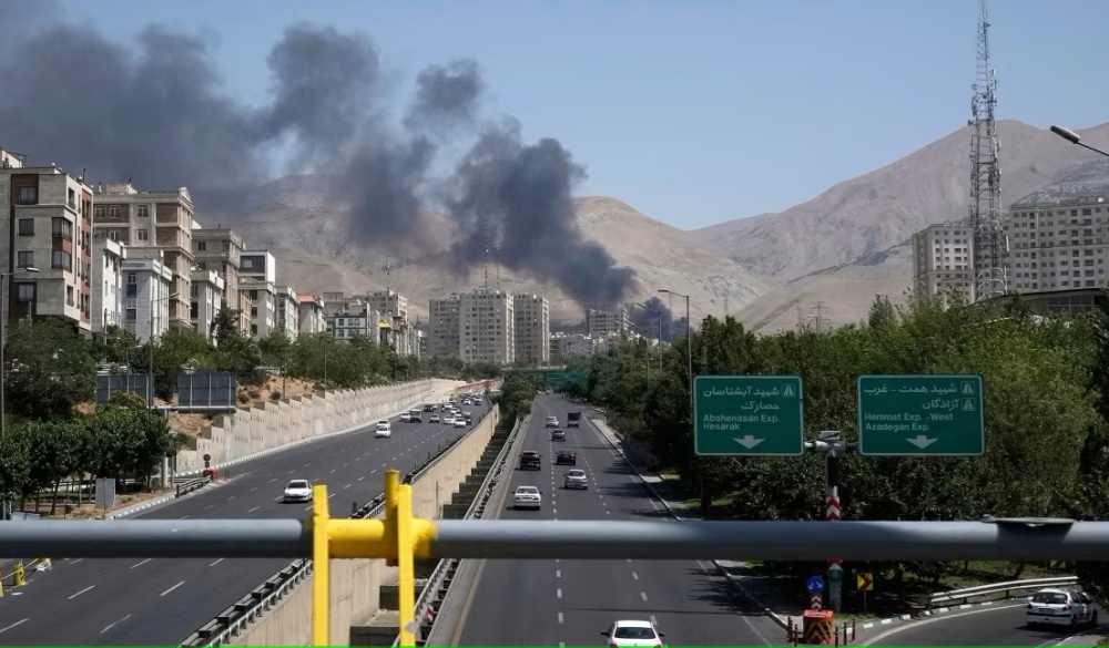 غارة إسرائيلية تستهدف شمال غرب إيران: مقتل ثلاثة عناصر من الحرس الثوري