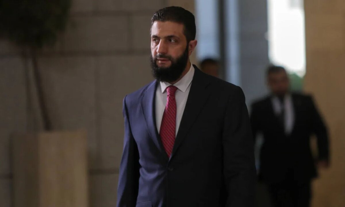 قمة بغداد في مهب الجدل: معارضة عراقية لحضور الرئيس السوري المؤقت أحمد الشرع