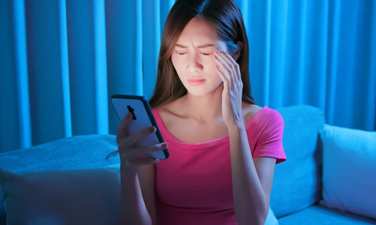 عيون مُرهقة؟ دليل شامل للتخلص من إجهاد العين وأسبابه وعلاجه