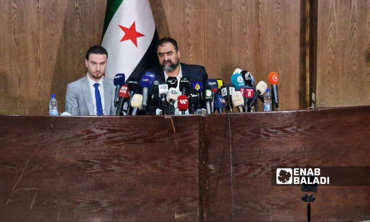 وزارة الداخلية تكشف: ضباط في النظام السابق ساعدوا في "ردع العدوان" وتسهيل استعادة السيطرة