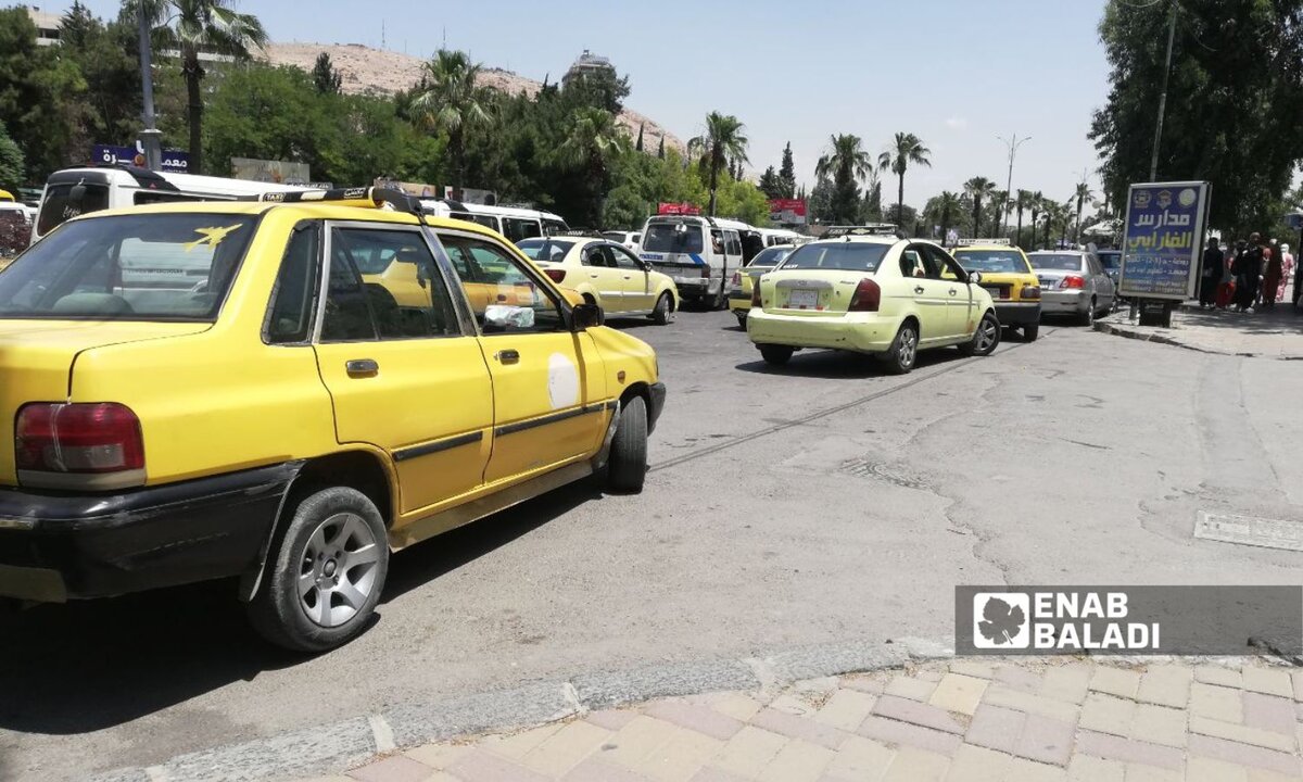 تطبيقات سيارات الأجرة في سوريا: حلول نقل آمنة واقتصادية في ظل أزمة المواصلات