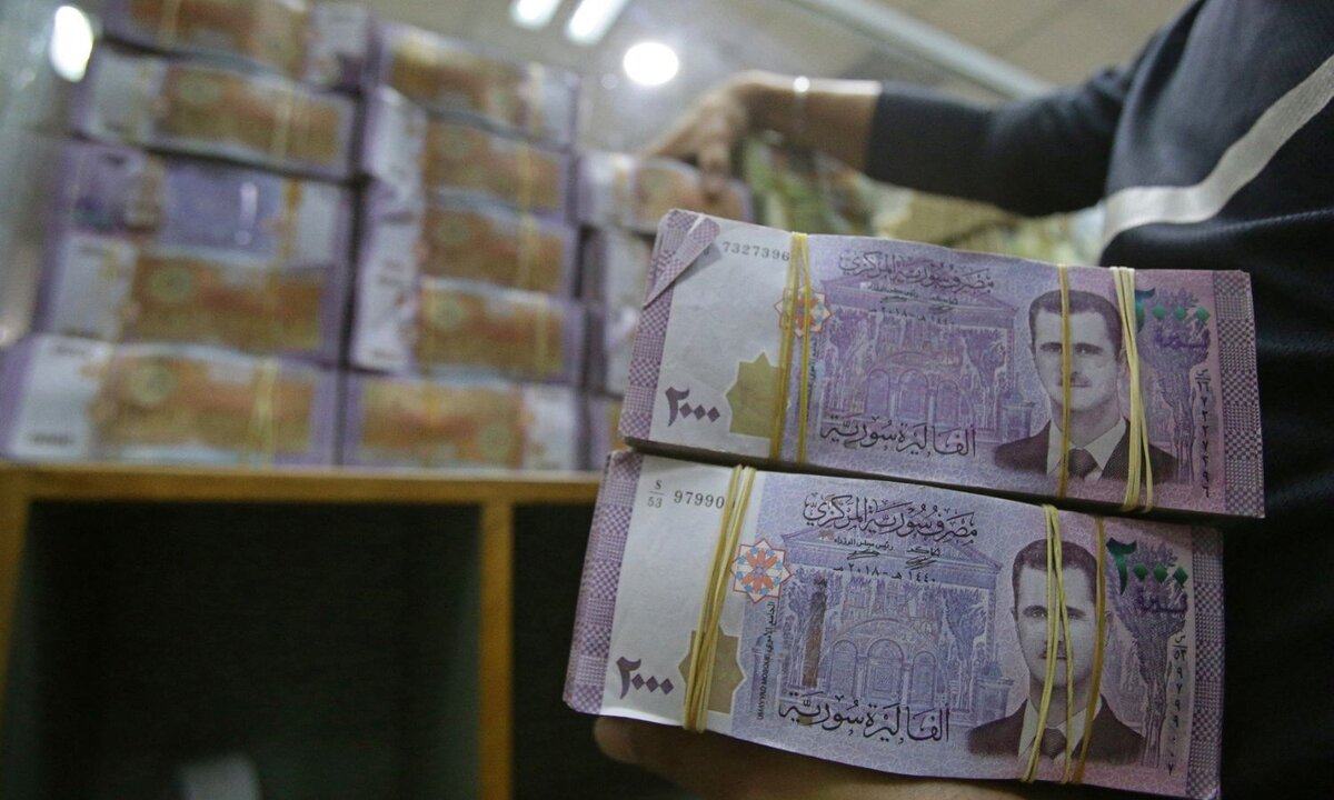 نظام التعويم المدار لليرة السورية: خطوة نحو الاستقرار أم تحديات جديدة؟