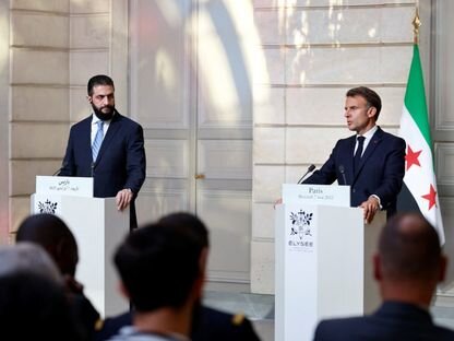 الاتحاد الأوروبي يرحب بمقترح ماكرون لتخفيف العقوبات عن سوريا