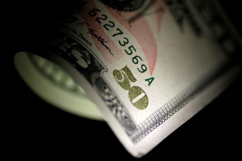 استقرار نسبي للدولار في السوق السوداء السورية: نظرة على أسعار الصرف الرئيسية مساء الثلاثاء