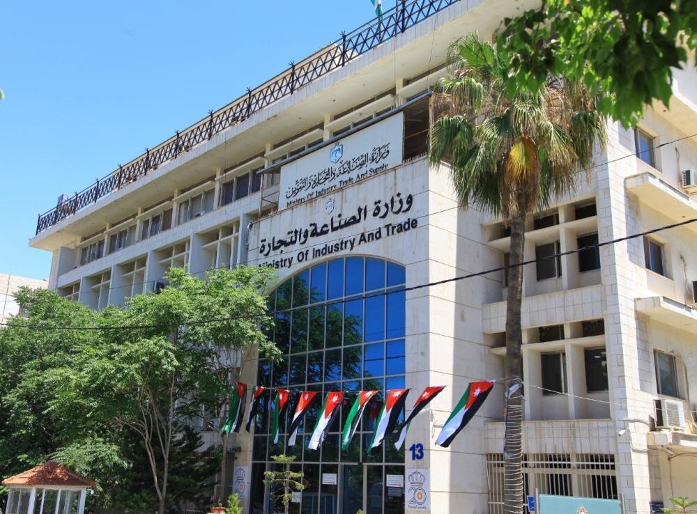 الأردن يفتح بابه أمام سلع سورية: قائمة بالمنتجات المسموح باستيرادها