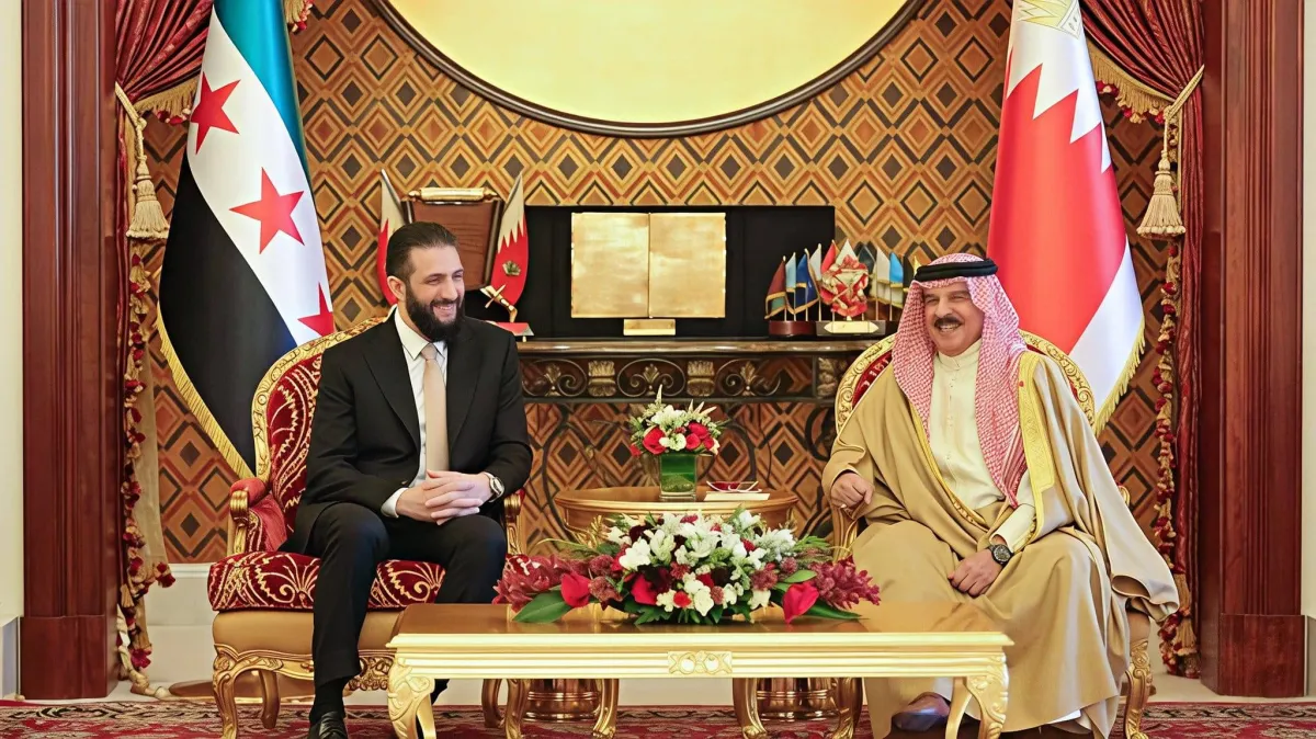 ملك البحرين يرحب برفع العقوبات الأمريكية المحتملة عن سوريا ويصفها بالخطوة الإيجابية