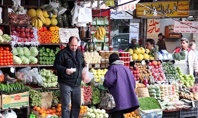 حماية المستهلك تنتقد: تجار يتجاهلون انخفاض الدولار ويرفضون خفض الأسعار