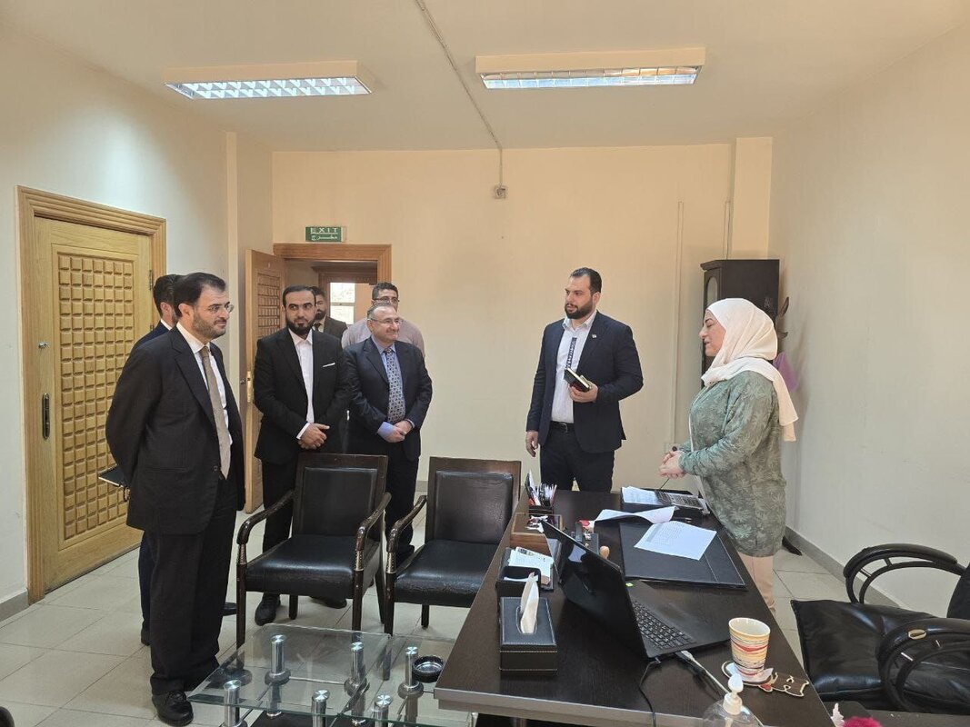 وزير الاتصالات يتفقد الهيئة الوطنية لخدمات تقانة المعلومات ويستمع إلى مقترحات التطوير