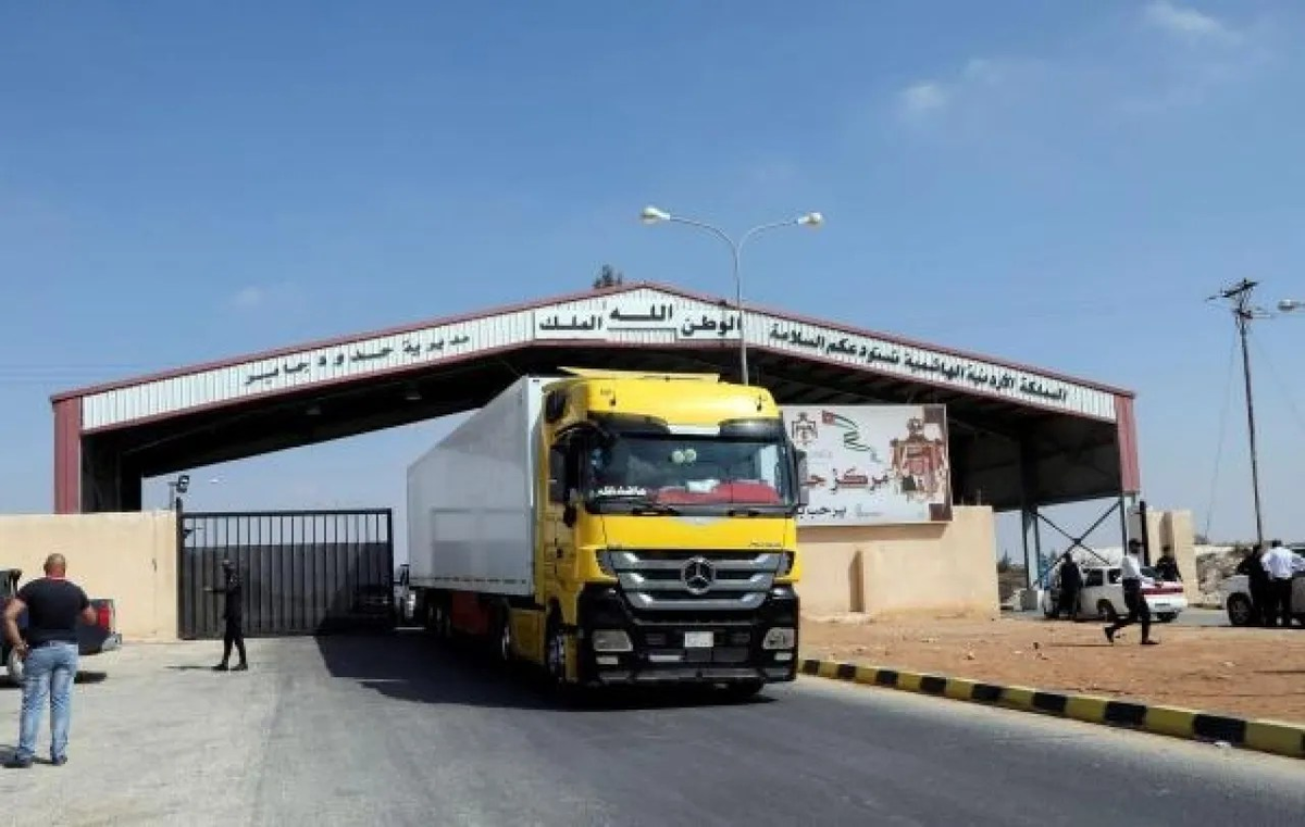 الأردن يخفّض الرسوم على الشاحنات السورية: خطوة نحو تعزيز التبادل التجاري