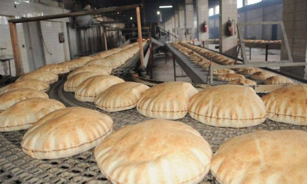 سراقب: افتتاح أول فرن مدعوم يوفر 5000 ربطة خبز يومياً لدعم الأمن الغذائي