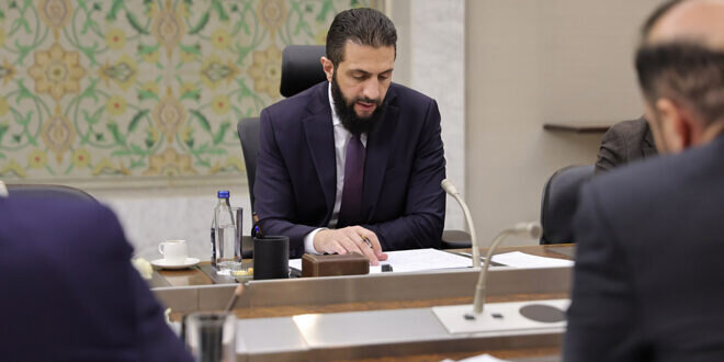 الرئيس الشرع يوجه بتطوير الإعلام الرسمي ومناقشة خطط وزارة الإعلام