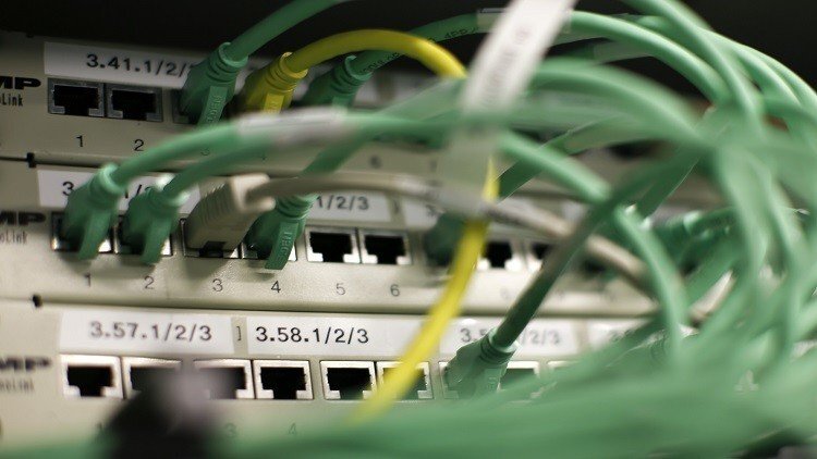 الإنترنت في سوريا: أسعار باهظة وبنية تحتية متهالكة تعيق التطور الرقمي