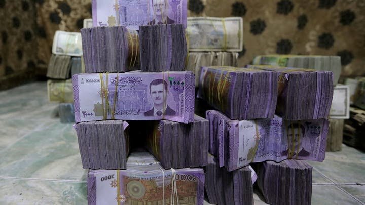 سوريا تتجه لطباعة عملة جديدة في الإمارات وألمانيا: هل نشهد حذف الأصفار وتحسنًا في قيمة الليرة؟