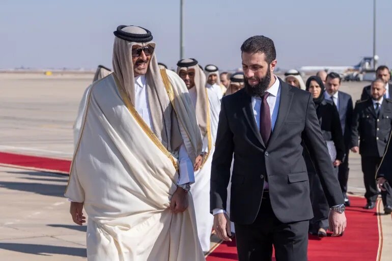 قطر تدعم رواتب السوريين: منحة بـ 29 مليون دولار شهرياً لتخفيف الأعباء