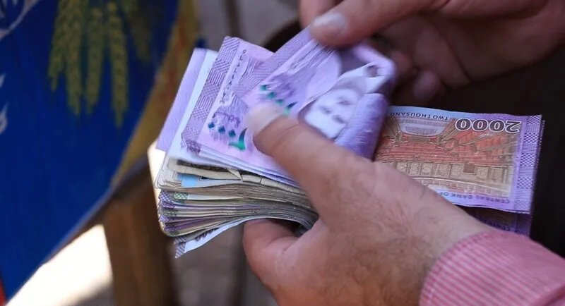 تحديث فوري: أسعار الدولار واليورو والذهب مقابل الليرة السورية في السوق السوداء اليوم 3 يونيو 2025