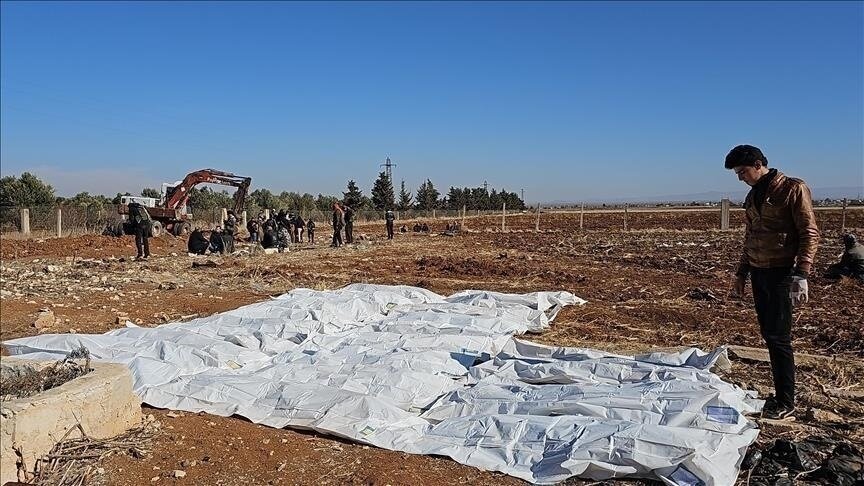 مأساة في حمص: اكتشاف مقبرة جماعية تضم أطفالاً ضحايا مجزرة عام 2013