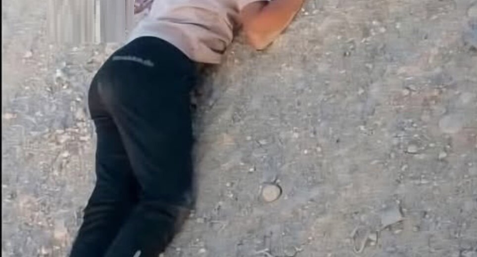مقتل طفل برصاص عنصر من قسد أثناء جمعه القمح في ريف الرقة