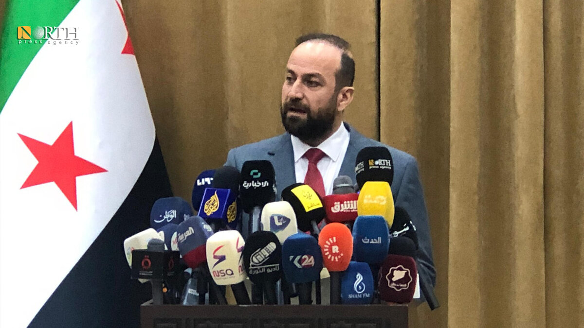 وزير الإعلام السوري يكشف عن خطط الحكومة لمواجهة التحديات الأمنية والاقتصادية وإصلاح القطاع المصرفي