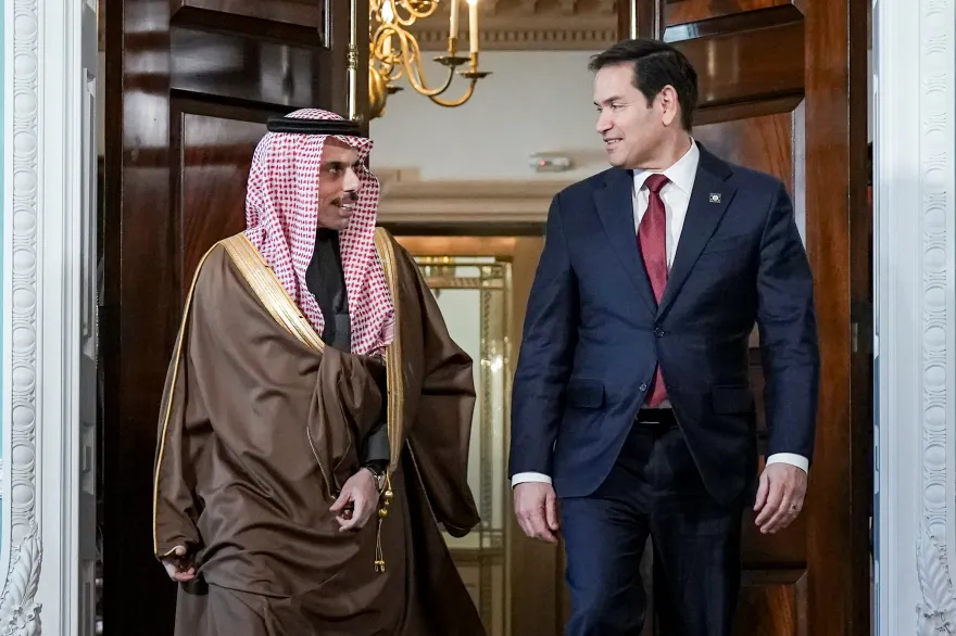 وزيرا خارجية أمريكا والسعودية يبحثان هاتفياً تطورات أوكرانيا وسوريا وغزة