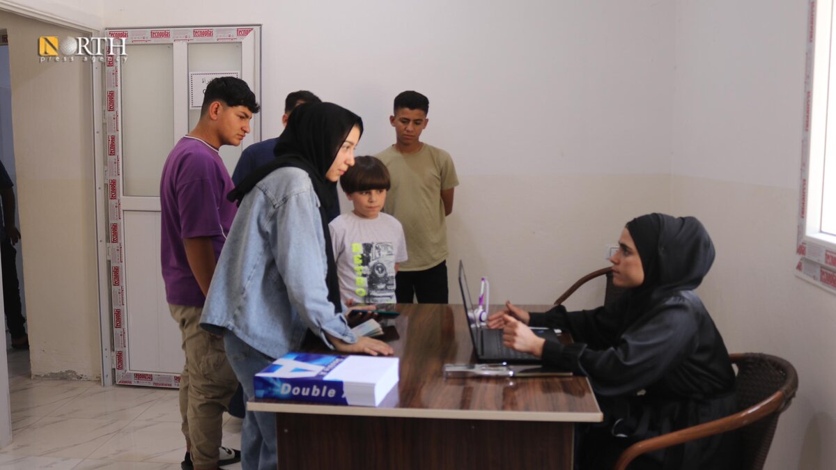 تسجيل طلاب الإعدادية في كوباني استعداداً لامتحانات الحكومة السورية
