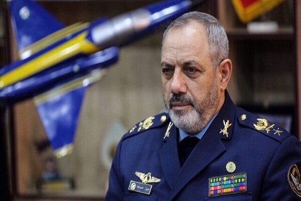 تصعيد إيراني: طهران تتوعد بضرب القواعد الأمريكية في المنطقة حال نشوب صراع عسكري