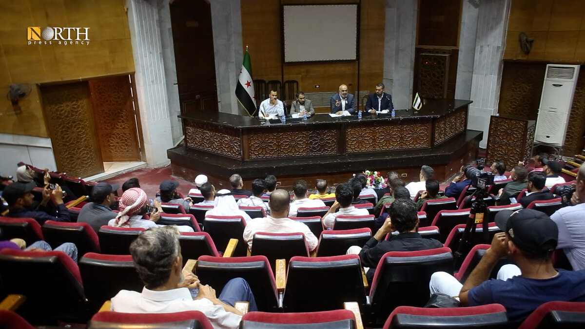 محافظ دير الزور يكشف عن خطط طموحة للإعمار والتنمية والأمن في المحافظة
