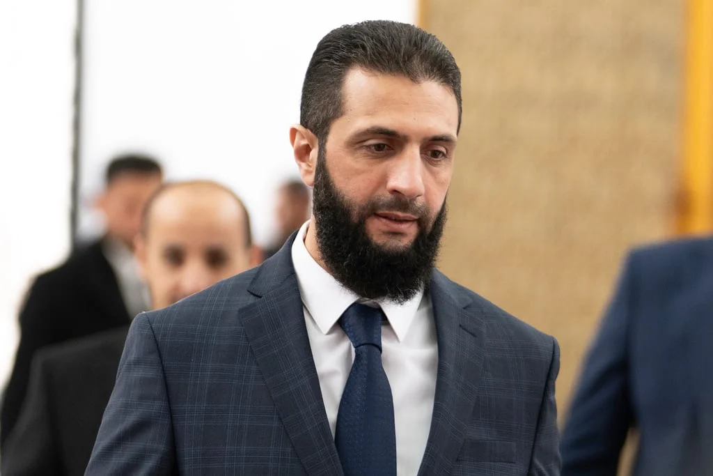 غياب مفاجئ: الرئيس الشرع لن يحضر القمة العربية في بغداد.. من يمثل سوريا؟