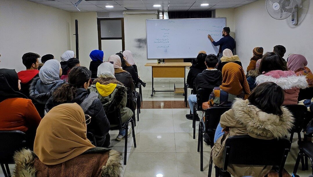 في دمشق وريفها: الدروس الخصوصية.. ضرورة تعليمية أم استنزاف مالي للعائلات؟