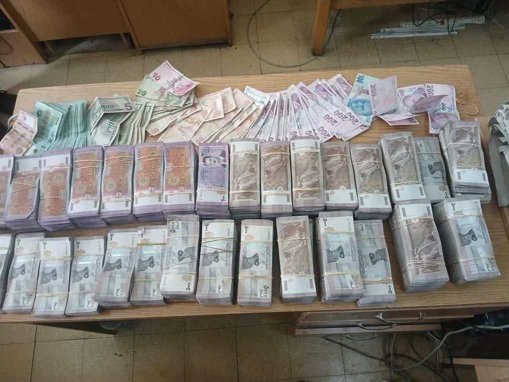 حملة مكثفة في دمشق لمكافحة الصرافة غير المشروعة وضبط عملات مزيفة