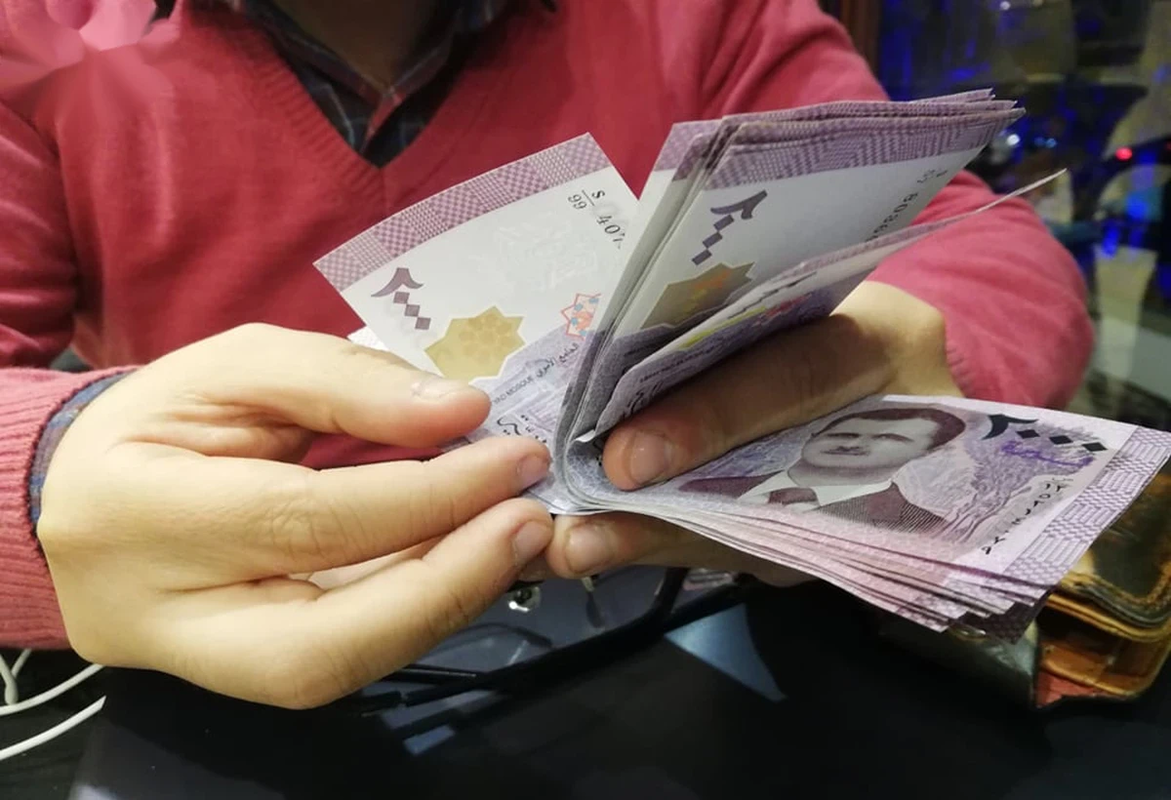 الدولار يستقر نسبياً في سوريا اليوم 1 مايو 2025: نظرة على الأسعار في دمشق وحلب وإدلب والحسكة