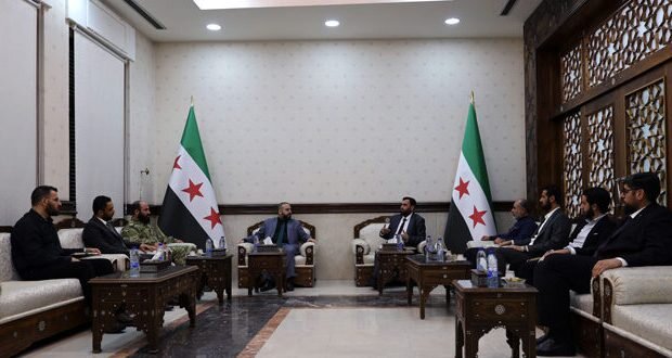 وزير الدفاع ورئيس الأركان يبحثان تعزيز الرقابة الداخلية والشفافية في وزارة الدفاع