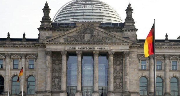 ألمانيا ترحب برفع العقوبات الأمريكية عن سوريا وتؤكد استمرار دعمها لإعادة الإعمار
