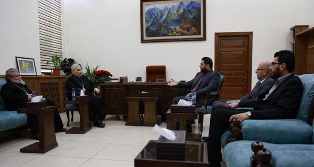 مدير الأمانة العامة للشؤون السياسية يبحث مع مطران الأرمن الكاثوليك تعزيز الوحدة الوطنية في سوريا