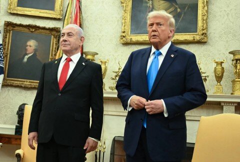 أكسيوس يكشف: نتنياهو طلب من ترامب الإبقاء على عقوبات سوريا.. وترامب يتجاهل ويجتمع بالشرع