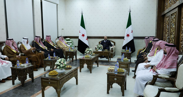 وزير الدفاع السوري يستقبل وفداً من مجلس القبائل والعشائر مهنئاً بالعيد
