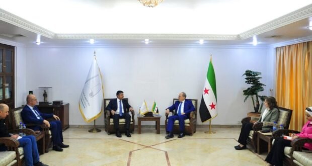 سوريا وأذربيجان تعززان التعاون في التعليم العالي والتحول الرقمي والأمن السيبراني