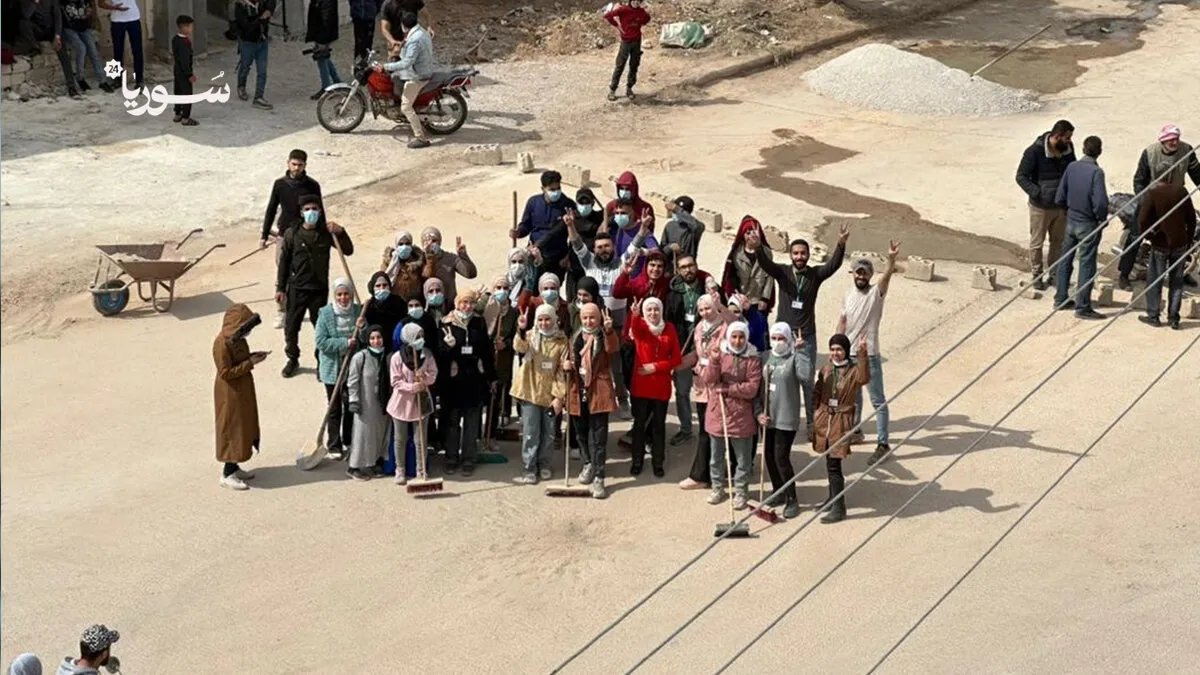 بالإرادة والتطوع: شباب القصير يعيدون الحياة لمدينتهم المدمرة