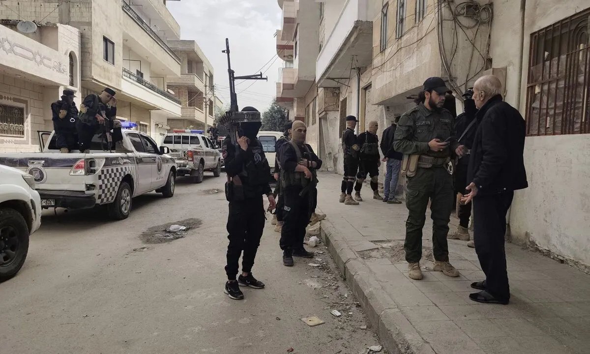 تقرير حقوقي: تصاعد الاعتقالات التعسفية في سوريا.. 117 حالة في آذار الماضي