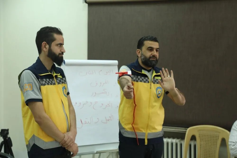 الدفاع المدني يدرب طلاب جامعة دمشق على الإسعافات الأولية لإنقاذ الأرواح