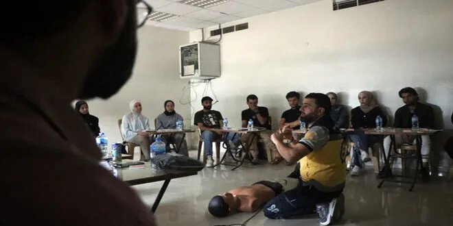 الدفاع المدني يدرب طلاب جامعة دمشق على الإسعافات الأولية لتعزيز الاستجابة للطوارئ
